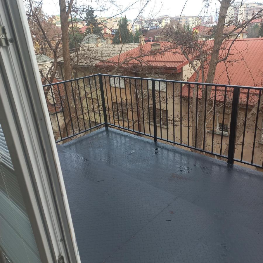 Lovely 1- Bedroom Condo Close To Downtown 斯科普里 外观 照片